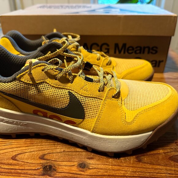 Nike ACG Lowcate Solar Flare Yellow Athletic Sneakers Size 9.5 - Picture 6 of 7